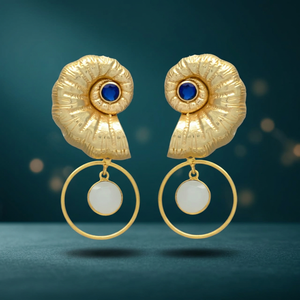 Boucles d'oreilles en laiton plaqué or faites à la main avec des pendentifs en calcédoine laiteuse, style ethnique, pour femmes et unisexe - Product Image 2
