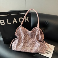 Sac fourre-tout décontracté à imprimé léopard pour femme, nouvelle collection hiver 2025, léger, simple, texture décontractée, sac à bandoulière ou sous le bras