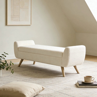 Banc de rangement en fausse fourrure d'agneau crème, tabouret de rangement long avec pieds en bois et accoudoirs latéraux, multifonctionnel