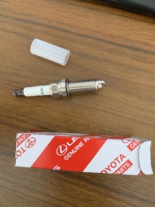 Bougie d'allumage en iridium de qualité supérieure, vente en gros directe usine pour Toyota Original, à <span class=keywords><strong>prix</strong></span> avantageux - Product Image 1