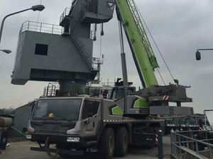 Grúa Móvil Manipuladora ZTC800H5 de Marca China de Primera Calidad, Precio de Grúa de 80 Toneladas con Pluma Telescópica de 5 Secciones en Oferta - Product Image 2