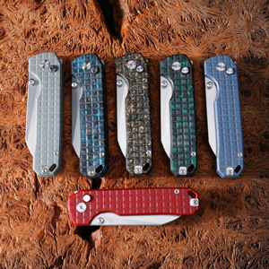 GT-T0073-4 Coltello Pieghevole Tattico Personalizzabile con Lame in VG-10 e Manico in Fibra di Carbonio/G10 - Product Image 5