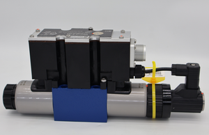 4WREE Series 4WREE6 4WREE10 Series Hydraulic Proportional Directional Control R901496432 4WREE6W32-3X/V/24A1 - Product Image 3