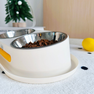 Bol double pour animaux de compagnie Daoge en acier inoxydable anti-déversement, pour l'alimentation et l'abreuvement des chats et des chiens, design incliné, matériau PP - Product Image 1