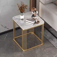 Meubles de salon modernes et minimalistes, table basse carrée luxueuse avec base en métal doré