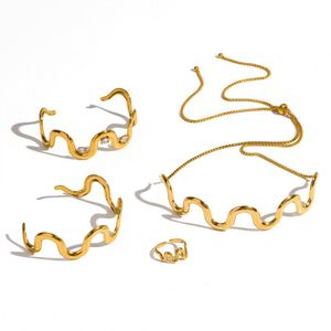 Conjunto de collar y pendientes lujosos y elegantes con colgante largo en forma de abanico, con incrustaciones de circonitas cúbicas, chapado. - Product Image 4