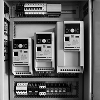 Variador de Frecuencia VFD de Control de Vector de Corriente de Alto Rendimiento OEM/ODM Monofásico 220V Trifásico 380V 2.2kW 7.5kW 15kW