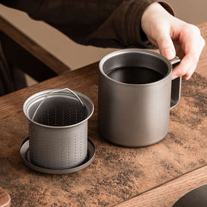 Copo de Chá de Titânio Puro com Separação de Água e Tampa, Design Minimalista de Alta Qualidade para Uso Doméstico e de Escritório - Product Image 3