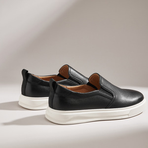 Mocassins en cuir véritable pour hommes, chaussures décontractées à enfiler, talon bas, couleur unie, à la mode, confortables, résistantes à l'usure, durables - Product Image 4