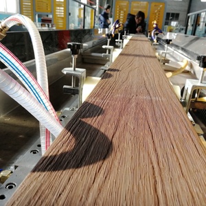 สายการผลิตพลาสติกทำรั้วไม้ PVC แบบอัตโนมัติพร้อมเครื่องปั๊มลายนูนออนไลน์ - Product Image 4