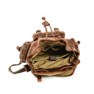 Sac à dos en cuir unisexe de grande capacité fabriqué au Pakistan, design de randonnée en plein air personnalisé, sacs à dos en cuir véritable pour hommes - Product Image 3