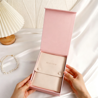 Boîte à bijoux personnalisée avec logo, emballage de luxe pour boucles d'oreilles et colliers, boîte à bijoux pour femmes, boîtes à bijoux pour colliers et bagues avec pochette