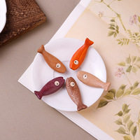Magnifique aimant de réfrigérateur en bois massif en forme de poisson, ornement culturel créatif, autocollant magnétique pour cadeau et décoration de cuisine