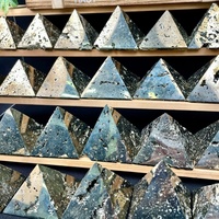 Großhandel Kristallkunst Natürliche Hochwertige Kristallschnitzerei Pyrit-Pyramide für Dekoration & Geschenk