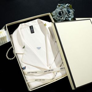 Phụ Nữ Sang Trọng 3 Mảnh Thiết Lập Màu Trắng Ngắn V Cổ Satin Băng Lụa In Bướm Quần Pjs Pyjama Pajama Pijamas Set Cho Phụ Nữ - Product Image 3