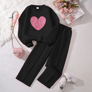 Completo da Ragazza di Tendenza per l'Esportazione, Nuovo Stile Autunno-Inverno 2025, <span class=keywords><strong>Felpa</strong></span> a Maniche Lunghe con Stampa a Cuore e <span class=keywords><strong>Pantaloni</strong></span> Casual a Gamba Larga - Product Image 1