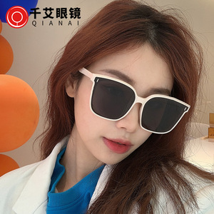 Lunettes de soleil unisexes Jiaqi, monture carrée large, verres noirs brillants, protection UV 100 %, pour la conduite et les sorties tendance - Product Image 5