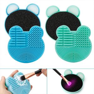 Portable <b>Bear</b> Shaped Multifunction Silicone Cosmetics Brushes Cleaning Box with Sponge Instantly Removes Makeup Colors - Product Image 2