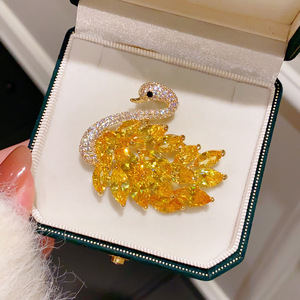 Broche de cisne amarillo limón brillante y translúcido súper hermoso para mujer elegancia exquisito abrigo de traje de estilo grande - Product Image 5