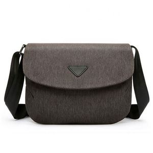 Borsa a tracolla da donna con tracolla blu su misura e BEARKY in poliestere con chiusura a cerniera ecologica e resistente - Product Image 6