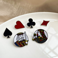 Cartes à jouer bijoux en métal broche coeurs pique Poker Figure tête alliage personnalisé émail Badge pour sac à vêtements