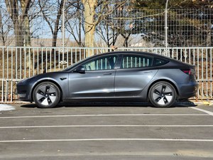 เทสลา โมเดล <span class=keywords><strong>3</strong></span> ปี 2022 รุ่นขับเคลื่อนล้อหลัง: รถยนต์ไฟฟ้ามือสองขายดีที่สุด ระยะทางวิ่ง 556 กม. และความเร่ง 0-100 กม./ชม. ใน 6.1 วินาที - Product Image 4