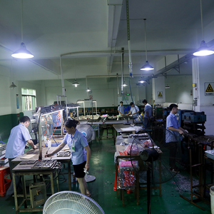 Coque de télécommande en silicone moulée avec précision 1:1 pour <span class=keywords><strong>TCL</strong></span> RC833A, étui antidérapant pour télécommande TV, vente en gros - Product Image 6