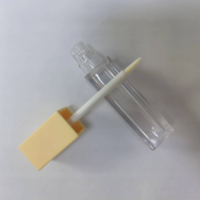 Botol Plastik Tabung Persegi Mini Berkualitas Tinggi untuk Kemasan Lipgloss, Wadah Concealer Lembut Kustom