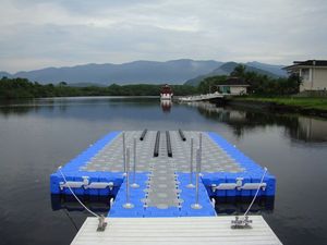 Rotomolding Khuôn Nhựa Đen Phao Nổi Cho Dock - Product Image 4