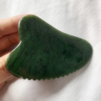 Outil de massage facial personnalisé en jade He Tian, soin de la peau, jade néphrite vert foncé, Gua Sha éclaircissant pour le visage/le cou/le corps