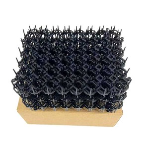 Alfombrilla Repelente de Plástico Negro con Púas Anti-Gatos, Rejilla Hexagonal, para Protección de Camas y Muebles, 12 Unidades por Caja - Product Image 2