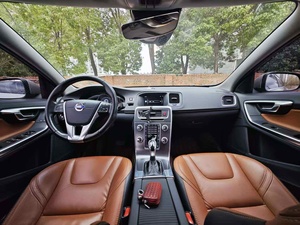 Prêt à être expédié pour <span class=keywords><strong>V60</strong></span> 2015 T5 Smart Edition Conduite à gauche Sièges en cuir Turbo SUV Voiture d'<span class=keywords><strong>occasion</strong></span> - Product Image 5