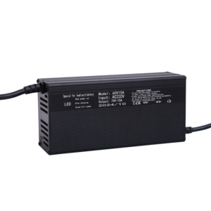 Cargador de Baterías de Litio LiFePO4 de 48V 8A SCP OTP Ignífugo DC/AC para Carrito de Golf, Cortadora de Césped Eléctrica, Bicicleta Eléctrica 384W - Product Image 6