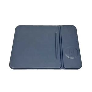 Tappetino Mouse in Pelle Multifunzionale 3-in-1 con Ricarica Wireless, Compatibile con Custodia Protettiva per Laptop da Viaggio - Product Image 3