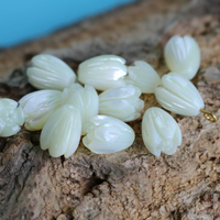 Vente en gros de perles de corail blanc sculptées en coquillage naturel 8*10mm, fleur de jasmin, perles de pikake, perles de nacre pour la fabrication de bijoux