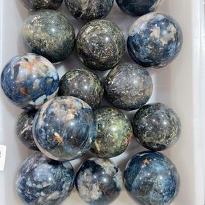 Vente en gros Pierre de Pierre Naturelle Sphère Cristal de Guérison Quartz Pierres Précieuses Boule Artisanat pour la Décoration - Product Image 1