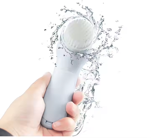 2025 le populaire 5-en-1 exfoliant électrique nettoyant <span class=keywords><strong>pour</strong></span> le <span class=keywords><strong>visage</strong></span> Silicone gommage trou nettoyage rotatif sonique nettoyant <span class=keywords><strong>pour</strong></span> le <span class=keywords><strong>visage</strong></span> <span class=keywords><strong>brosse</strong></span> - Product Image 4