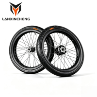 Jeu de roues Surron LBX 17 pouces Sumo avec pneus de route pour moto, comprenant un pneu avant 70/90-17 et un pneu arrière 90/80-17, ensemble de montage.