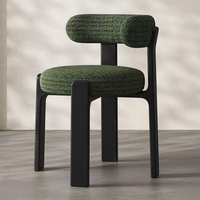 Chaise de salle à manger nordique de luxe léger, structure en chêne massif, dossier rembourré en chenille, empilable, durable pour les familles, les hôtels et les restaurants