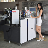 Máquina de engarzado/clavado de esquinas de ventanas CNC de 7 ejes / Máquina de clavado de esquinas de ventanas CNC de 7 ejes