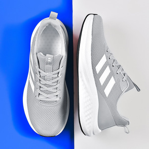 Chaussures de sport avec trois bandes, design popcorn, semelle en plaque de carbone, modèle outdoor, surface en mesh respirant, chaussures tendance - Product Image 4