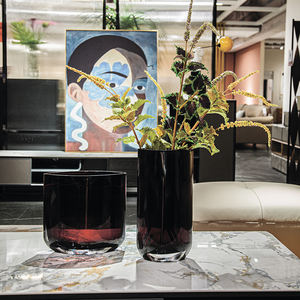 Decoración para el Hogar, Obra de Arte Grande para Mesa, Color Rojo Vino, Florero de Vidrio Acanalado Estilo Terrario - Product Image 3