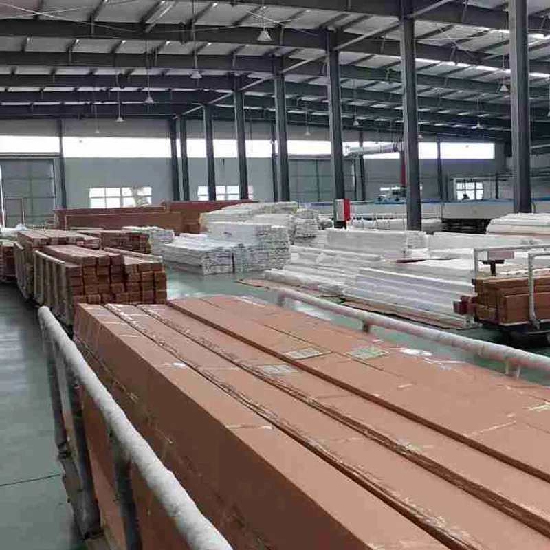 चीन बनाया पीवीसी लौवर slats वृक्षारोपण शटर कच्चे सामग्री वृक्षारोपण शटर घटकों
