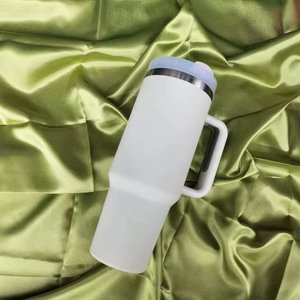 2025 Regalo de Navidad Logotipo personalizado Pantalla de seda Grabado con láser Impresión UV 40oz Vaso de viaje Regalo para empleados - Product Image 5