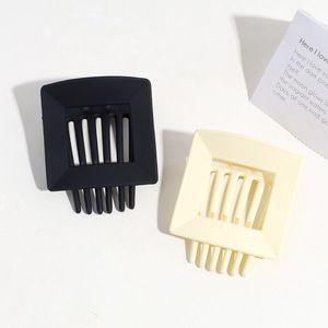 Pinza de pelo de resina curvada cómoda de Corea con pico de pato plano esmerilado hueco brillante forma de lingote pinzas para el cabello accesorios para mujeres - Product Image 4