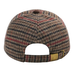 Casquettes de baseball en laine tweed personnalisées non structurées bicolores avec visière en daim courbée et fermeture à boucle métallique réglable pour l'hiver - Product Image 2
