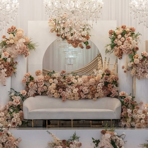 Set di Fiori Decorativi Personalizzati NIKA per Matrimoni Autunnali, Ghirlanda di Rose Marroni per Eventi Nuziali e Decorazioni Scenografiche - Product Image 1