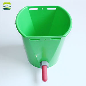 Seau d'alimentation pour veaux, chèvres et agneaux Seau d'alimentation mobile en PP <span class=keywords><strong>de</strong></span> qualité alimentaire pour animaux nouveau-nés - Product Image 4