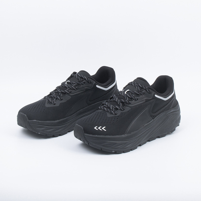 Factory Wholesale Lightweight Spring Summer Unisex Breathable Mesh Upper Running Shoes for Outdoor Cross-Country Use
