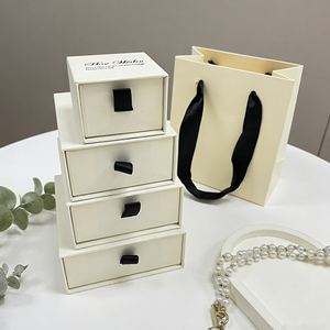 Scatola di Cartone Riciclabile su Misura per Set di Gioielli, Confezione Regalo Pieghevole di Lusso per Gioielli, Occhiali, Orologi e Accessori - Product Image 5